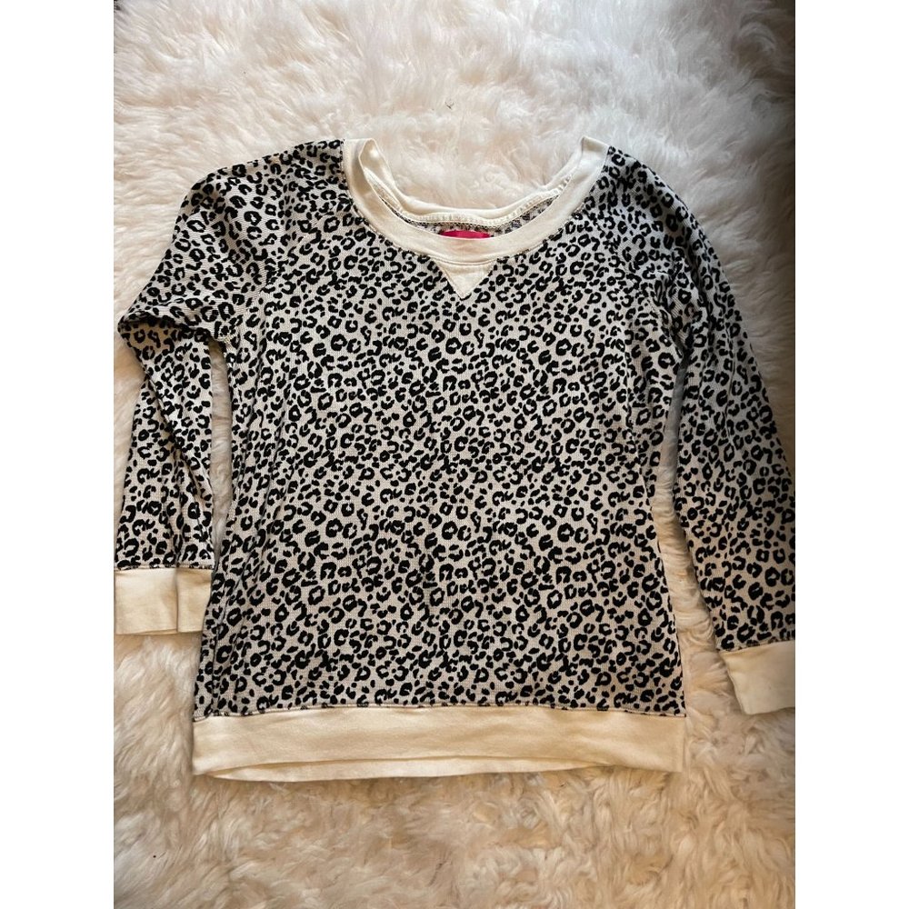 Victoria's Secret Long Sleeve Thermal Top Leopard Print Size M